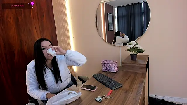 Leah Means  online show from September 11, 12:27 pm