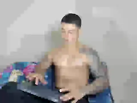 Snapshot of paul_luis chatting on February 28, 3:18 am paul luis online show from February 28, 3:18 am