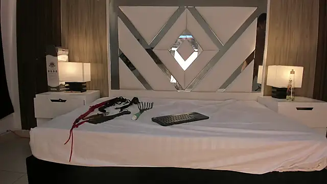 ValentinaThomas online show from October 18, 7:25 pm