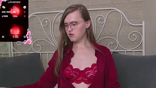 YukoFanee online show from October 15, 8:20 pm