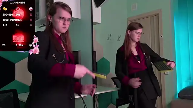 YukoFanee online show from November 18, 8:13 pm