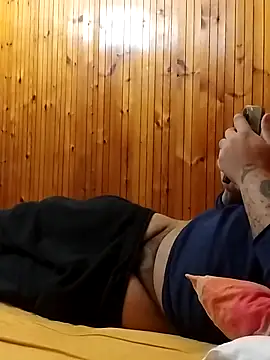 Snapshot of Dikkiduohottt chatting on October 6, 9:01 pm Dikkiduohottt online show from October 6, 9:01 pm