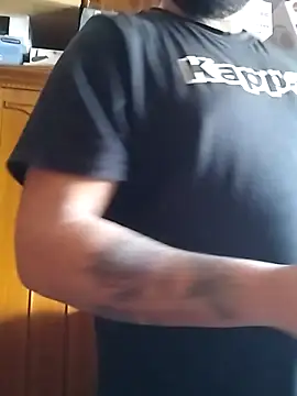 Snapshot of Dikkiduohottt chatting on October 14, 11:55 am Dikkiduohottt online show from October 14, 11:55 am