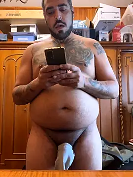 Snapshot of Dikkiduohottt chatting on October 27, 3:38 pm Dikkiduohottt online show from October 27, 3:38 pm