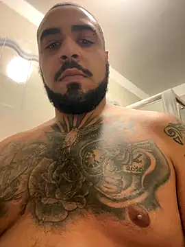 Snapshot of Dikkiduohottt chatting on November 7, 5:13 pm Dikkiduohottt online show from November 7, 5:13 pm