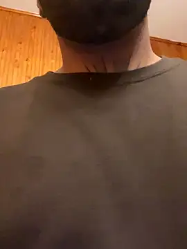 Snapshot of Dikkiduohottt chatting on December 15, 4:22 pm Dikkiduohottt online show from December 15, 4:22 pm