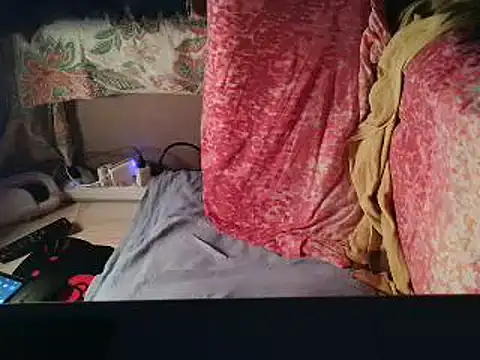 VeneRed online show from March 11, 6:52 pm