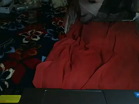 Snapshot of VeneRed chatting on March 9, 7:07 pm VeneRed online show from March 9, 7:07 pm