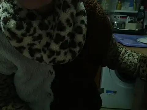 Snapshot of VeneRed chatting on March 13, 6:36 pm VeneRed online show from March 13, 6:36 pm