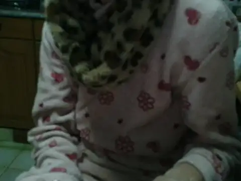 Snapshot of VeneRed chatting on April 2, 7:11 pm VeneRed online show from April 2, 7:11 pm