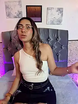 Snapshot of Scarlett_Khan chatting on January 2, 1:49 am Scarlett Khan online show from January 2, 1:49 am