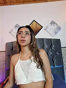 Snapshot of Scarlett_Khan chatting on January 14, 4:15 am Scarlett Khan online show from January 14, 4:15 am