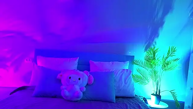Snapshot of L1ittle_kitty_ chatting on June 15, 5:31 am L1ittle kitty online show from June 15, 5:31 am