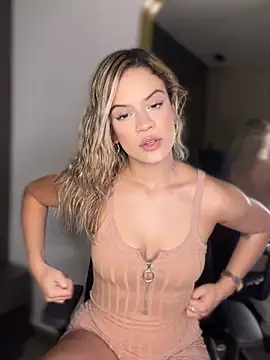 Alisha-Bond online show from August 4, 10:23 pm