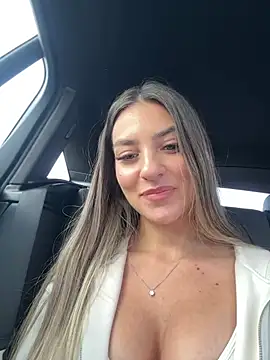 Snapshot of izzy_belle chatting on April 11, 2:54 pm izzy belle online show from April 11, 2:54 pm