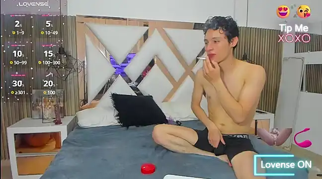 LIZandDante online show from December 20, 11:26 pm
