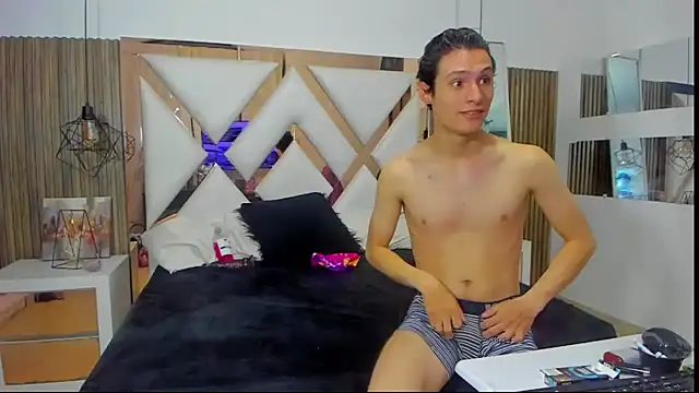 LIZandDante online show from January 2, 10:33 pm