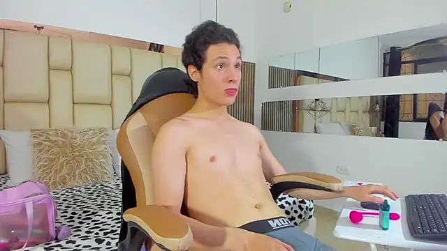 LIZandDante online show from March 20, 7:14 pm