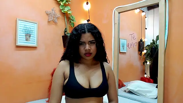 ashly collin9 online show from December 20, 9:50 pm