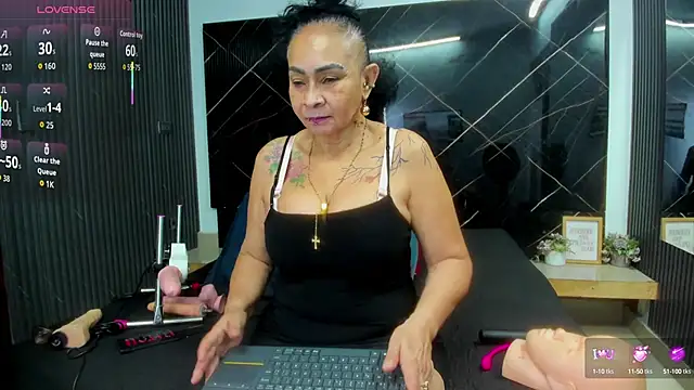 cloee-rabbyt online show from October 5, 11:08 am