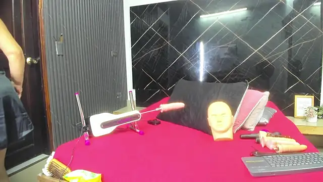 cloee-rabbyt online show from October 10, 11:20 am