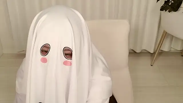 yuki room online show from October 31, 1:01 pm