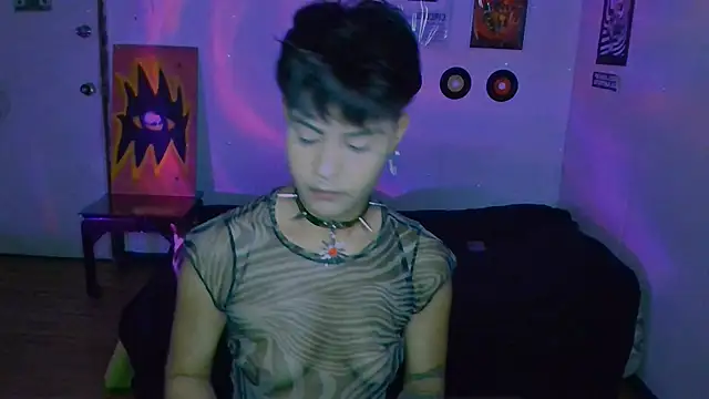 Snapshot of alex_one888 chatting on October 2, 11:12 pm alex one888 online show from October 2, 11:12 pm