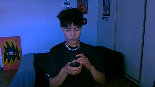 Snapshot of alex_one888 chatting on October 21, 10:10 pm alex one888 online show from October 21, 10:10 pm