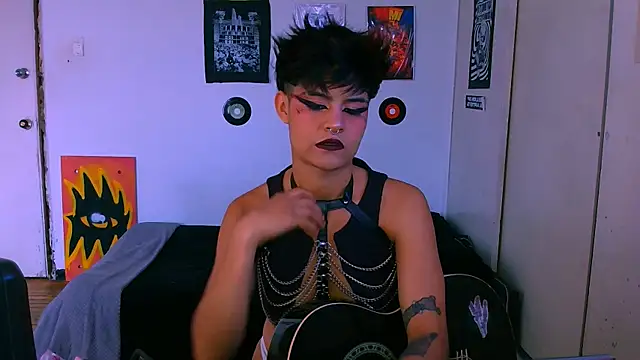 Snapshot of alex_one888 chatting on November 11, 9:37 pm alex one888 online show from November 11, 9:37 pm