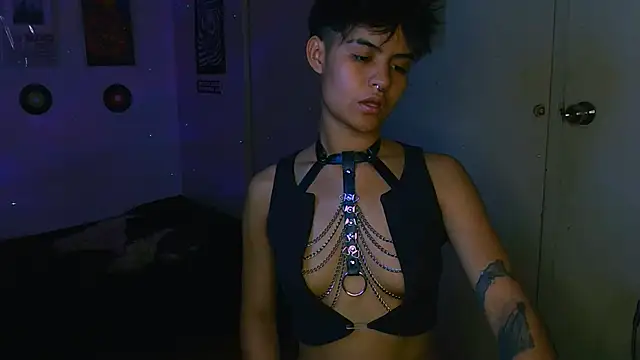 Snapshot of alex_one888 chatting on November 12, 10:41 pm alex one888 online show from November 12, 10:41 pm