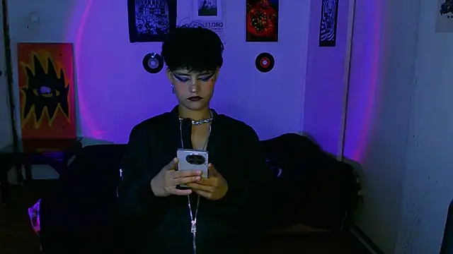 Snapshot of alex_one888 chatting on November 28, 10:12 pm alex one888 online show from November 28, 10:12 pm