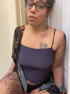 Princess Desirae online show from May 4, 6:20 am