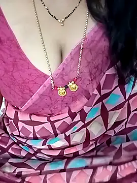 Snapshot of your-sameera chatting on April 8, 2:11 am your-sameera online show from April 8, 2:11 am