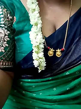 Snapshot of your-sameera chatting on April 24, 4:26 am your-sameera online show from April 24, 4:26 am
