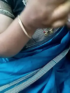 Snapshot of your-sameera chatting on May 1, 5:23 am your-sameera online show from May 1, 5:23 am