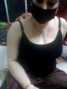 Snapshot of Raja_Ranii chatting on January 22, 5:17 pm Raja Ranii online show from January 22, 5:17 pm