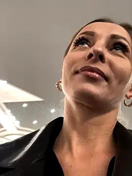 Diamond Bunny  online show from September 29, 3:39 pm