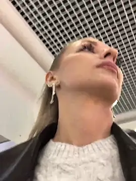 Diamond Bunny  online show from October 30, 1:01 pm