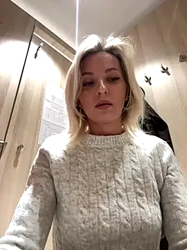 Diamond Bunny  online show from December 5, 1:20 pm