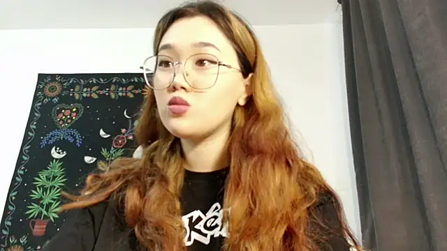 Snapshot of Jennatyan chatting on October 1, 10:10 am Jennatyan online show from October 1, 10:10 am