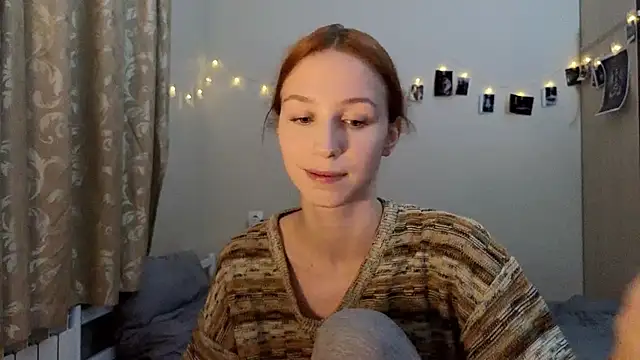 Mary Av online show from December 4, 8:18 pm