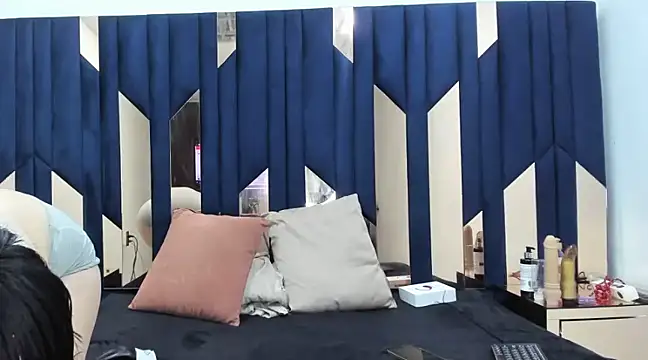 Criistaal  online show from January 27, 3:58 am