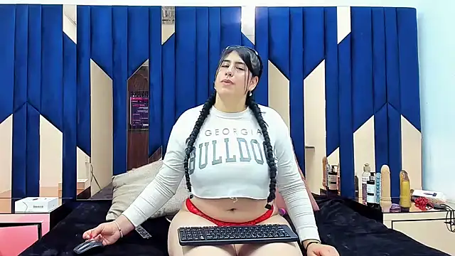 Criistaal  online show from January 31, 4:36 am