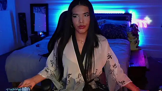 Snapshot of ElizaQueen777 chatting on January 24, 9:26 pm ElizaQueen777 online show from January 24, 9:26 pm