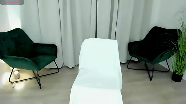 Snapshot of amy_live chatting on March 8, 11:49 pm amy live online show from March 8, 11:49 pm