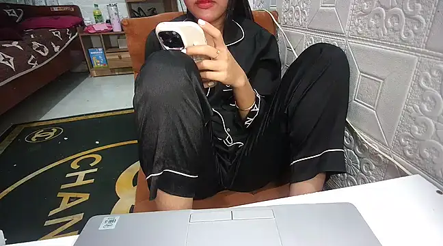 Snapshot of BIN-NA chatting on December 11, 5:10 am BIN-NA online show from December 11, 5:10 am