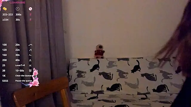 EvaBradley online show from December 19, 7:21 pm