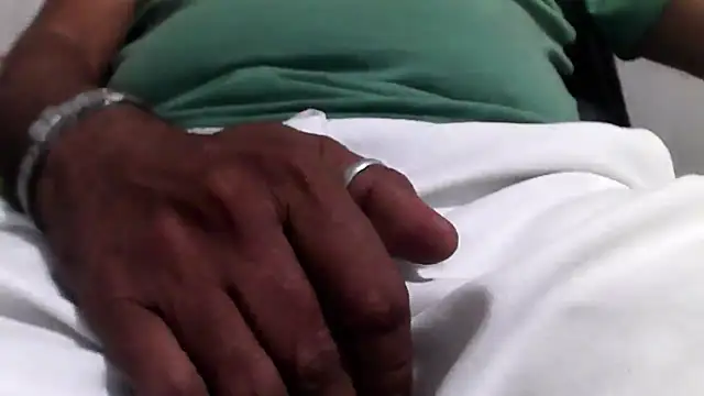 Snapshot of GO_LALA chatting on December 8, 8:51 am GO LALA online show from December 8, 8:51 am