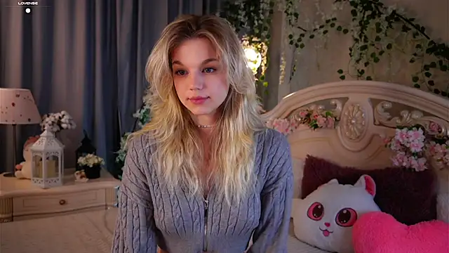 Snapshot of EdlinAlliston chatting on November 10, 2:16 pm EdlinAlliston online show from November 10, 2:16 pm