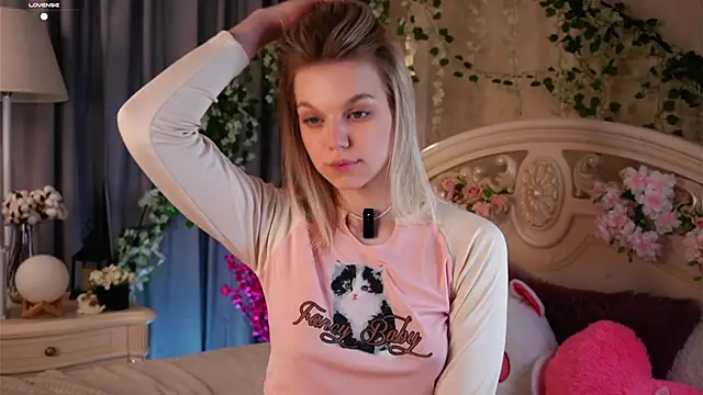 Snapshot of EdlinAlliston chatting on November 13, 3:55 pm EdlinAlliston online show from November 13, 3:55 pm